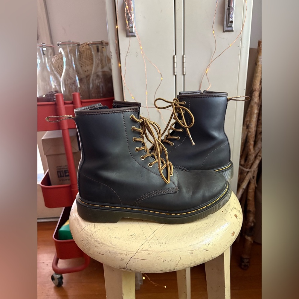 Dr. Martens 1460 8-Eye Boot - Big Kid 5M - Picture 3 of 16